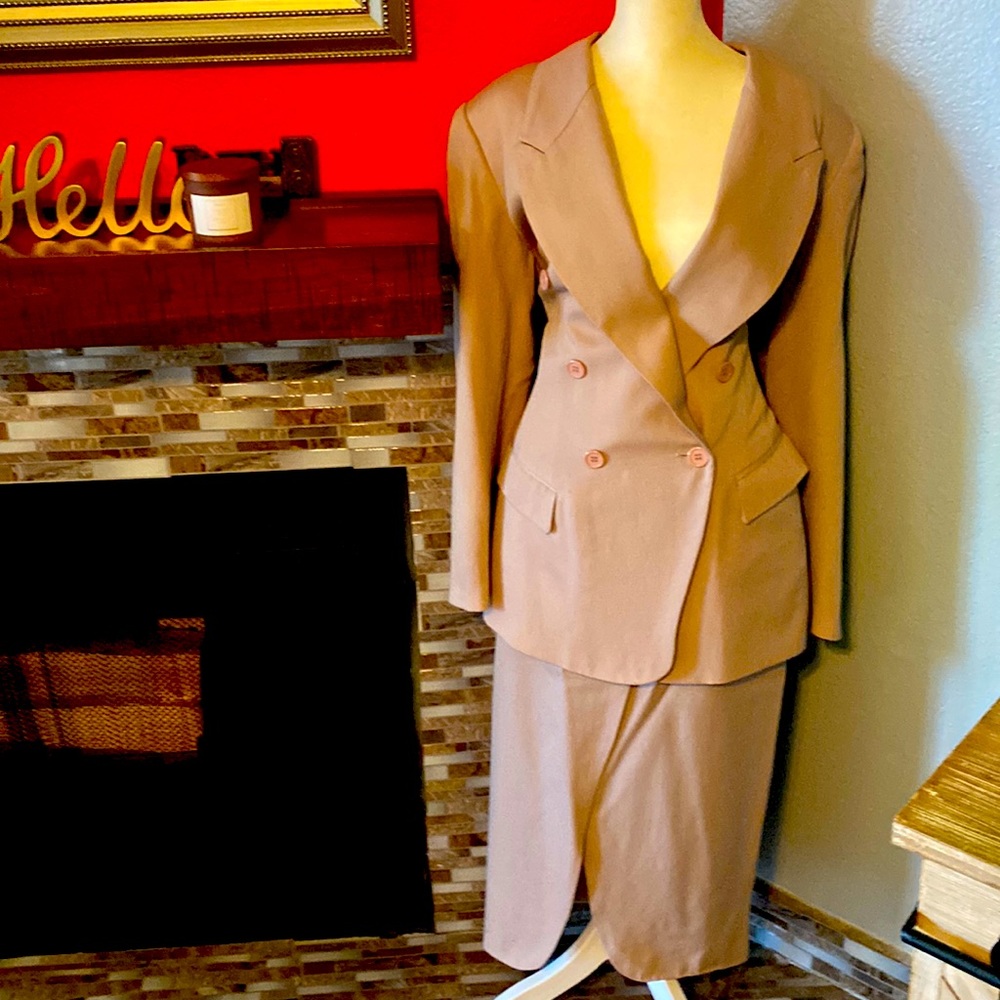 Lew Megram Collection New York Ladies Wool Skirt Set Taupe Color